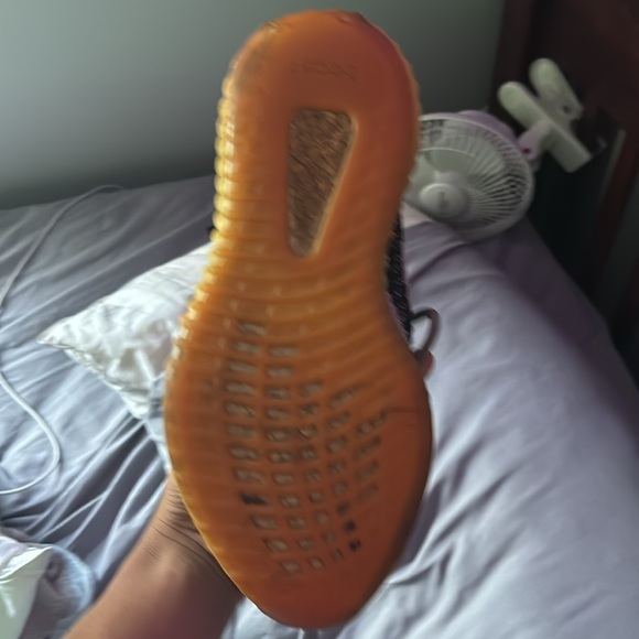 Yeezy- Zebra 350 V2 - Picture 2 of 4